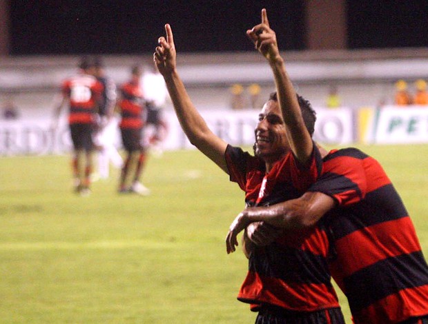 Rafinha gol Flamengo (Foto: Igor mota / Ag. Estado)