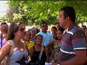 Protesto dos sorteados do Minha Casa Minha Vida em Petrolina (Foto: Reprodução/ TV Grande Rio) Protesto dos sorteados do Minha Casa Minha Vida em Petrolina (Foto: Reprodução/ TV Grande Rio)