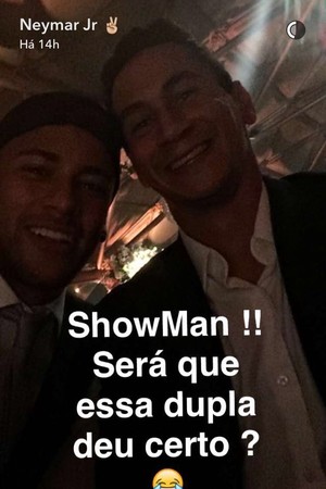 Neymar posta foto com Ganso durante casamento de Rafinha Alcântra (Foto: Reprodução)