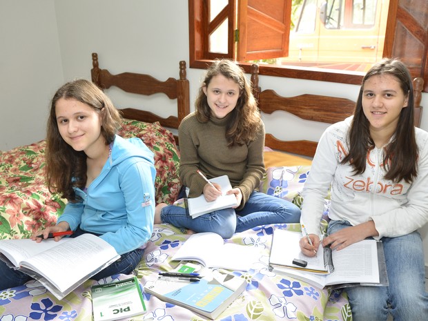  Fábia, Fabiele e Fabíola são trigêmeas e ganharam ouro na Olimpíada de Matemática (Foto: Guilherme Ferrari/ G1)