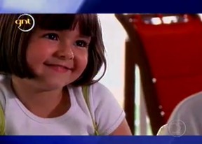 Klara Castanho, aos 6 anos, no seriado Mothern, do canal GNT (Foto: Reprodução/GNT)