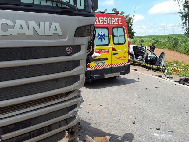 Acidente ocorreu na manh desta segunda-feira na BR-163, em Mato Grosso (Foto: Claudemir de Oliveira/Mutum Notcias)