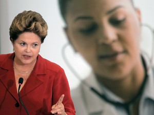 PROMESSA A presidente Dilma Rousseff no lançamento do Pacto Nacional pela Saúde.  Muita promessa, pouca execução (Foto: Dida Sampaio/Estadão Conteúdo )