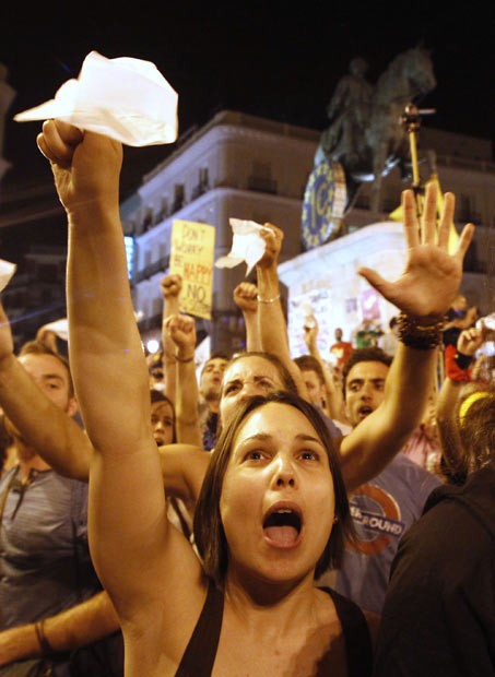 G Manifestantes Fazem Um Minuto De Sil Ncio Durante Protesto Na