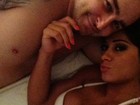 Mayra Cardi posta foto na cama com o namorado