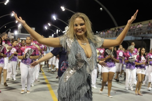Ellen Roche no ensaio da Rosas de Ouro, em São Paulo (Foto: Leo Franco/Agnews)
