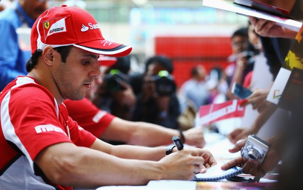 Felipe Massa atende fãs na Índia (Foto: Getty Images)