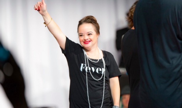 Modelo Katie Meade, de 32 anos, estrela campanha de beleza (Foto: Divulgação/Beauty & Pin-Ups)