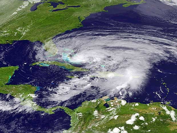Imagem de satélite mostra a tormenta em direção à Flórida, nos EUA. (Foto: Nasa / Via AFP Photo)