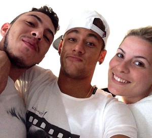 Neymar com amigos (Foto: Reprodução / Instagran)