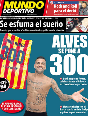 Daniel Alves, 300 jogos pelo Barcelona (Foto: Reprodução)