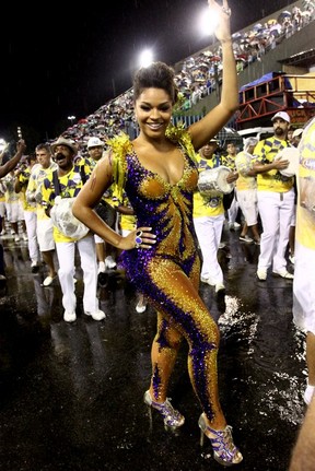 Juliana Alves em ensaio da Unidos da Tijuca na Marquês de Sapucaí, no Centro do Rio (Foto: Cláudio Andrade/ Foto Rio News)