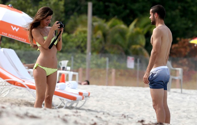 Mario Suárez aproveita Miami com a namorada Malena Costa (Foto: Splash News/AKM-GSI) Mario Suárez aproveita Miami com a namorada Malena Costa (Foto: Splash News/AKM-GSI)