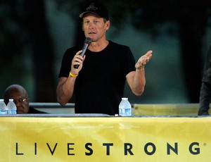 Para evitar imagem negativa, Lance Armstrong se demite de fundação (Foto: Getty Images)