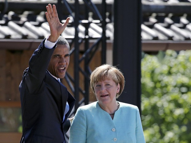 Barack Obama e Angela Merkel na aldeia de Krün, antes da reunião do G7, neste domingo (7) (Foto: REUTERS/Daniel Karmann/Pool)