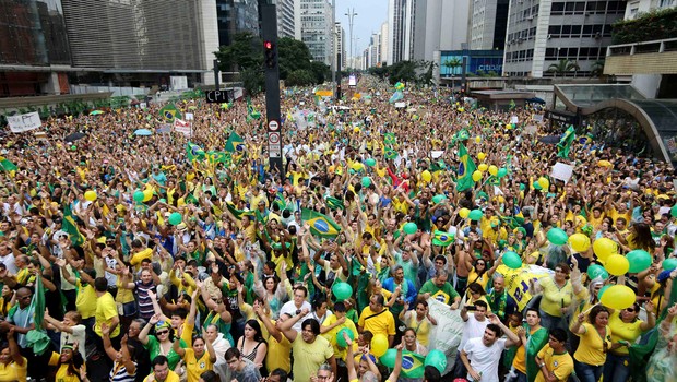Brasileiros foram às ruas contra Dilma e a corrupção em todos os estados (Reuters)