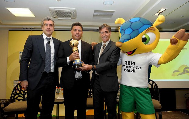 Ronaldo, Fuleco e Luis Fernandes (Foto: Reprodução / Twitter)