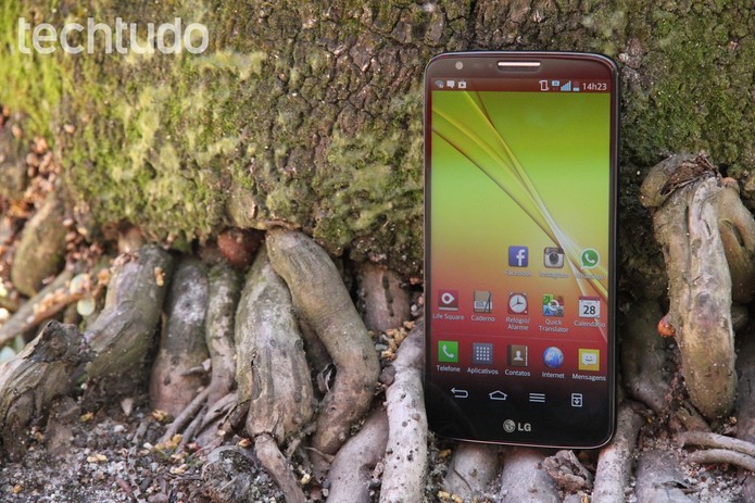 LG G2 oferece display com 5,2 polegadas Full HD (Foto: Luciana Maline/TechTudo)