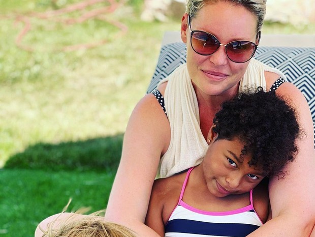 Katherine Heigl com os filhos, Joshua Bishop e Adalaide (Foto: Reprodução/Instagram)
