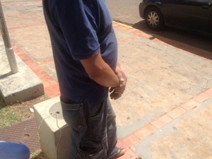 Pai do adolescente suspeito fala que não concorda com atitude do filho. (Foto: Nadyenka Castro/G1 MS)