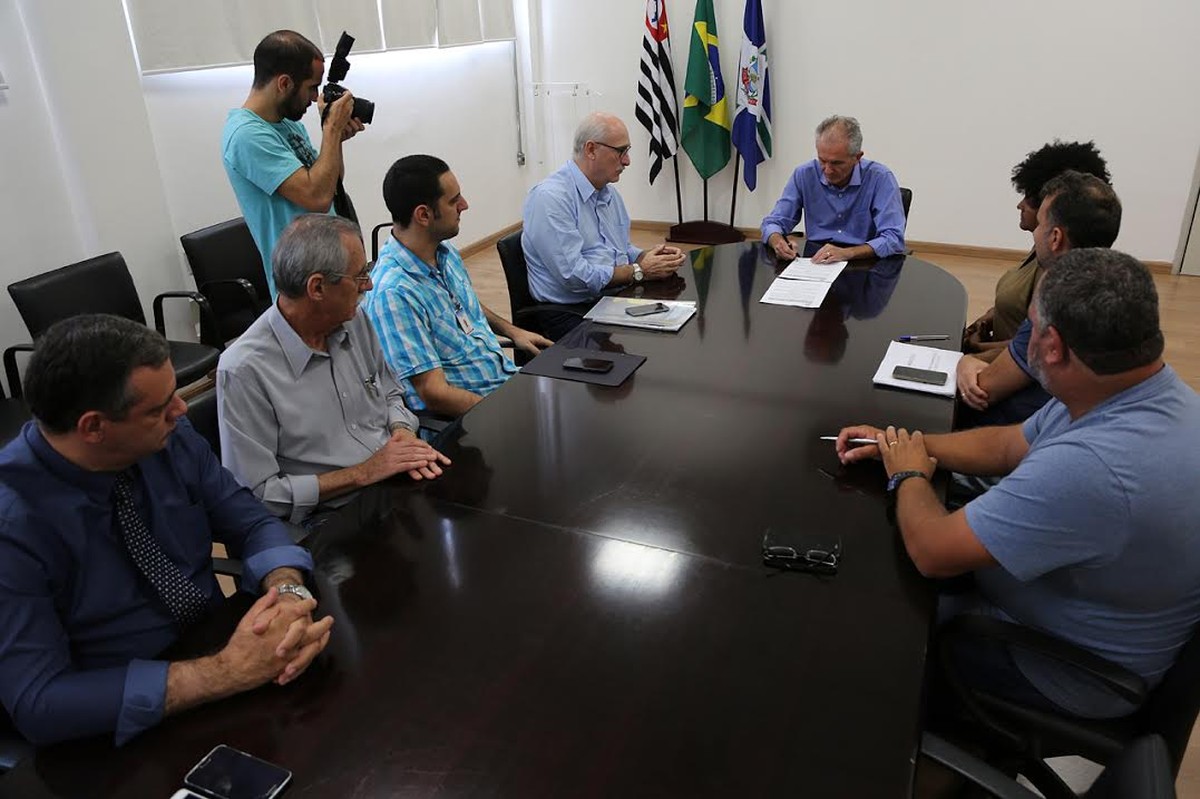 Servidores aceitam proposta da Prefeitura de Limeira e terão ... - Globo.com