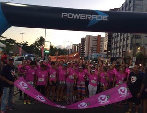 Corrida no fim da tarde atraiu 400 mulheres, aproximadamente. Challenge Maceió (Foto: Karina Moraes)