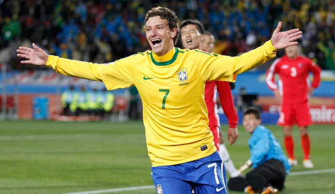 Elano gol Brasil Coreia do Norte (Foto: Reuters)