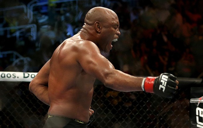 UFC 153 Anderson Silva e Stephan Bonnar (Foto: Agência EFE) UFC 153 Anderson Silva e Stephan Bonnar (Foto: Agência EFE)