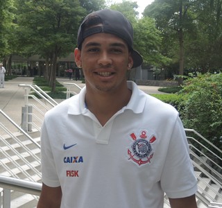 Luciano aproveita 'momento único' e planeja mais gols no Corinthians