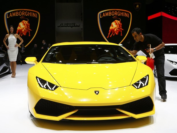 Lamborghini Huracán LP 610-4 é destaque no Salão de Genebra 2014 (Foto: Arnd Wiegmann / Reuters)