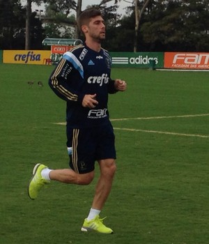Ainda sem estrear no Palmeiras, Fellype Gabriel volta a treinar