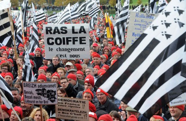 G Milhares Saem S Ruas Para Protestar Contra O Racismo Na Fran A