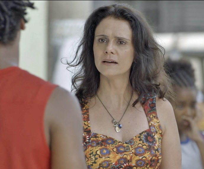 Rosângela fica pasma com os conselhos de Montanha (Foto: TV Globo)