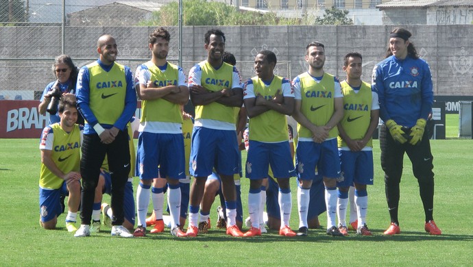 Mano fecha parte do último treino do Corinthians antes de encarar o Coxa