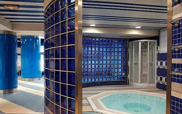 Vestiário do Real Madrid no Santiago Bernabéu (Foto: Divulgação/Realmadrid.com)