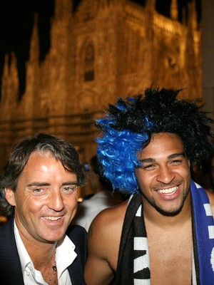 Roberto Mancini Adriano Inter de Milão (Foto: AFP)