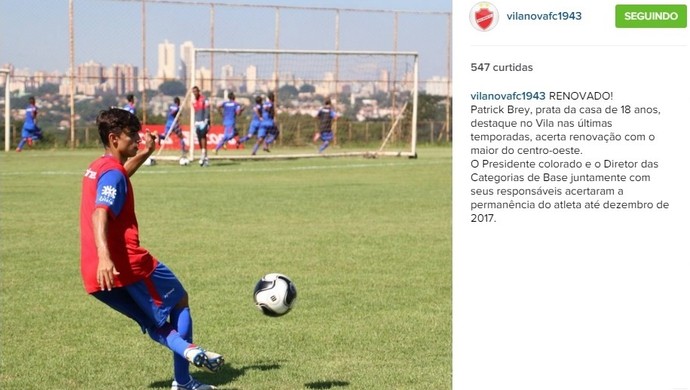 Patrick renova contrato com o Vila (Foto: Reprodução / Instagram)