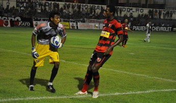 Flamengo-PI x Cori-Sabbá - Campeonato Piauiense 2013 (Foto: Renan Morais/GLOBOESPORTE.COM)