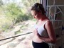 Katherine Heigl, de 'Grey's Anatomy', mostra a barriguinha de grávida