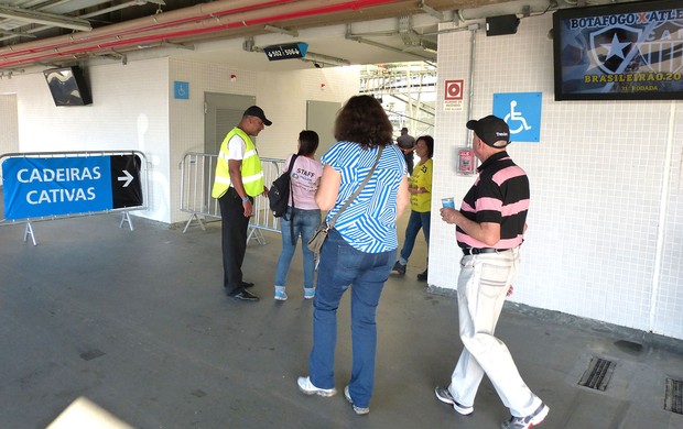 turistas estádio Maracanã cadeiras cativas (Foto: Vicente Seda)