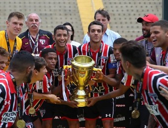 São Paulo sub-20 Campeão Paulista sub-20 2016 (Foto: Rubens Chiri/saopaulofc.net)