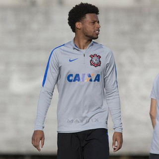 Desfalque no Corinthians, quarteto treina no campo; veja boletim médico