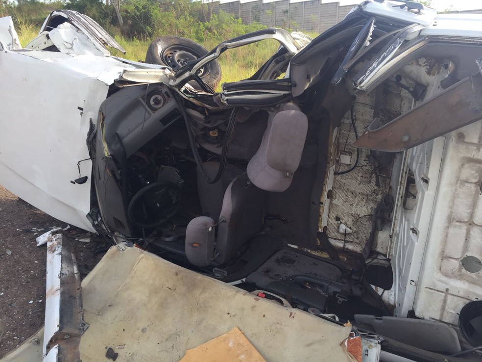 Acidente ocorreu na Rodovia Ângelo Rena, em Presidente Prudente (Foto: Tiago Rodrigues/TV Fronteira)