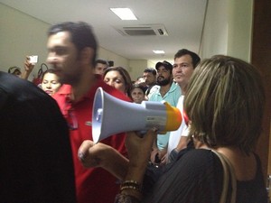 Grevistas ocupam Prefeitura de Rio Branco (Foto: Rayssa Natani / G1)