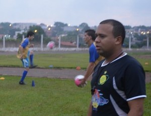 Tiago Batizoco, técnico do Espigão na Copa São Paulo de Juniores (Foto: Magda Oliveira/GLOBOESPORTE.COM)