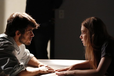  Jonatas (Felipe Simas) e Eliza (Marina Ruy Barbosa)  em Totalmente demais (Foto:  Fabio Rocha / Gshow)