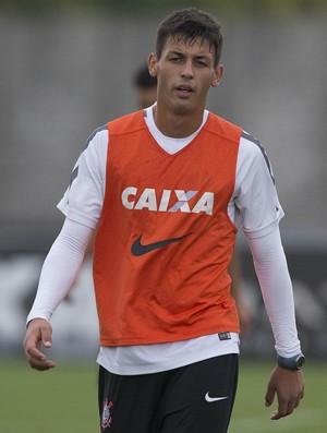 Marciel comemora estreia no Timão, mas diz que chance 