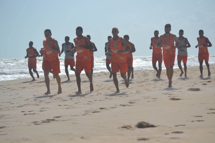 Parnahyba treina na praia (Foto: Didupaparazzo ) Parnahyba treina na praia (Foto: Didupaparazzo )