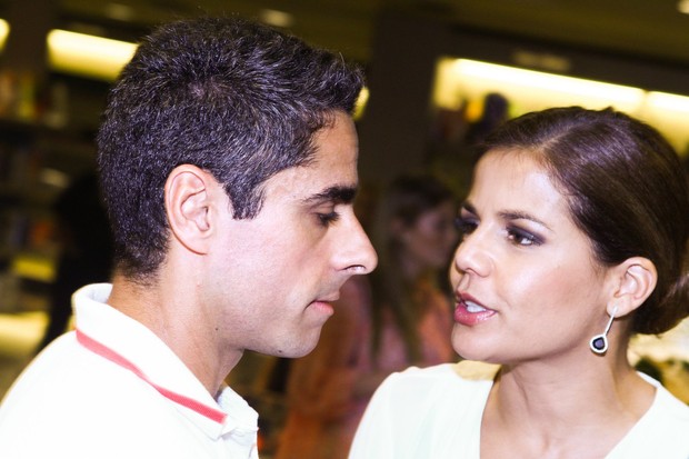 Nivea Stelmann e namorado no Rio (Foto: Raphael Mesquita/Fotorio News)