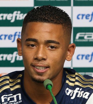 Gabriel Jesus vê Palmeiras evoluindo, mas pede fim dos apagões